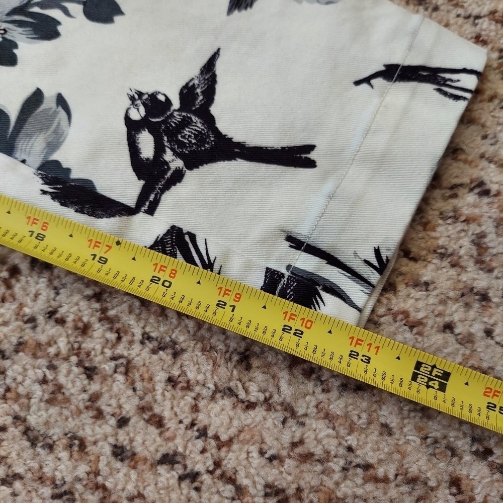 Womens Black & White Floral Bird Print Capri Pants Size 8 TIBI Business Casual - Picture 13 of 14